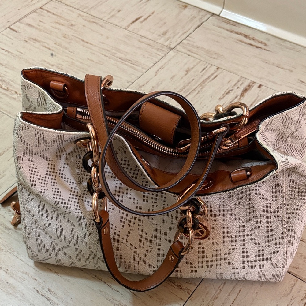 Michael Kors Cream and Brown MK Shoulder Bag - Picture 5 of 15